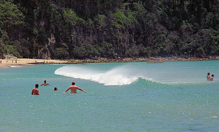 OnemanaBeachSurf